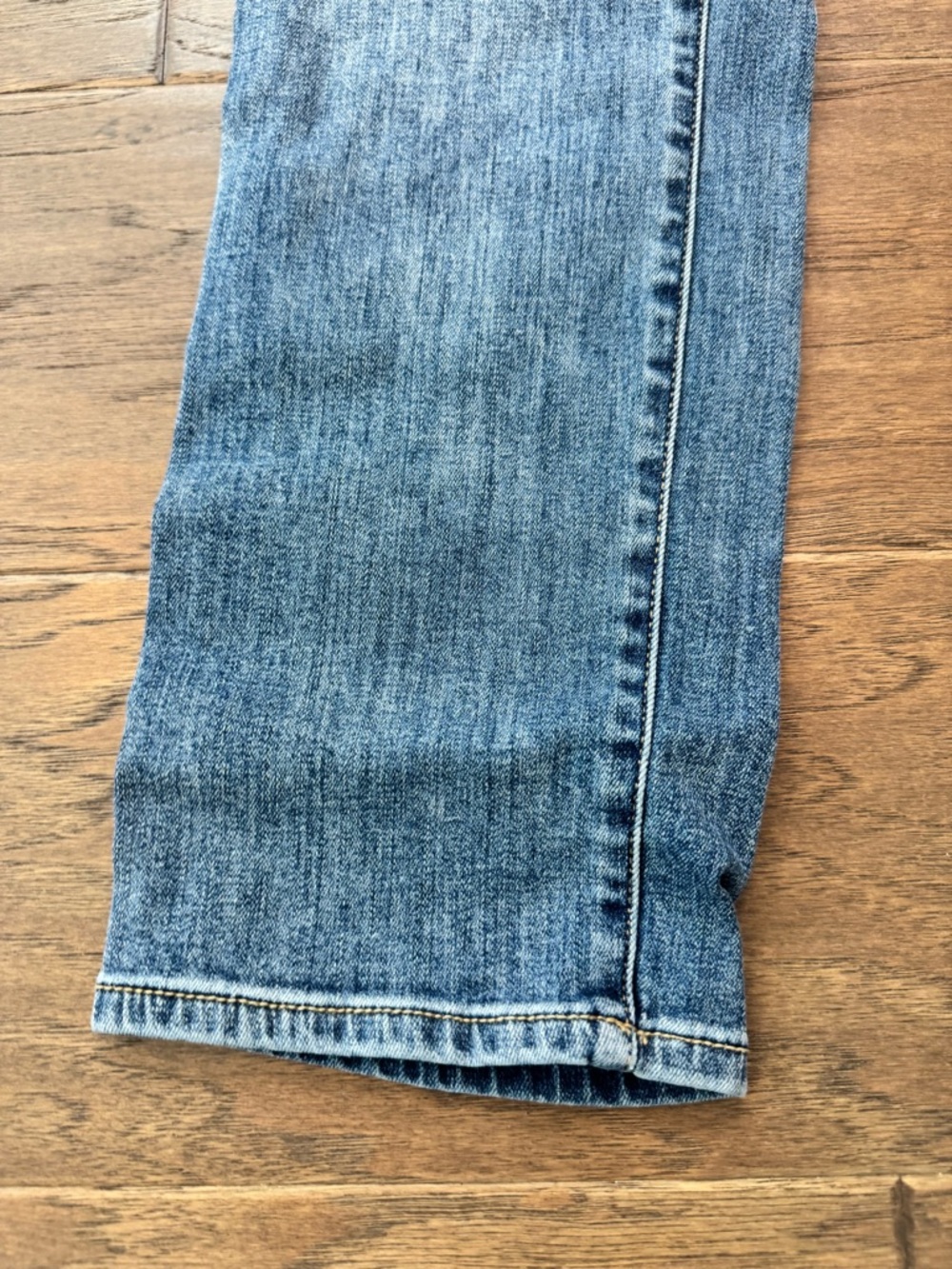 Kut from the Kloth Katy Boyfriend Straight Leg Jeans - Light Blue Wash - Picture 2 of 13